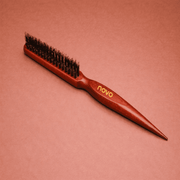 Teasing Brush with Pointed Tail (Wood Handle)