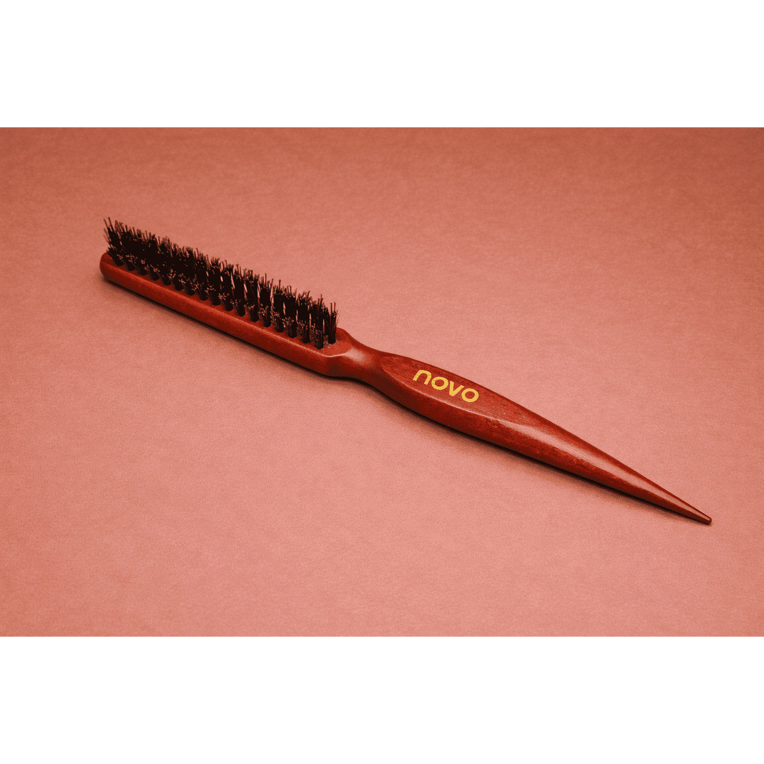 Teasing Brush with Pointed Tail (Wood Handle)